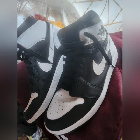 Jordan 1s - Picture 3 of 5